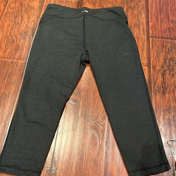 Athletic works cropped leggings - Picture 2 of 4